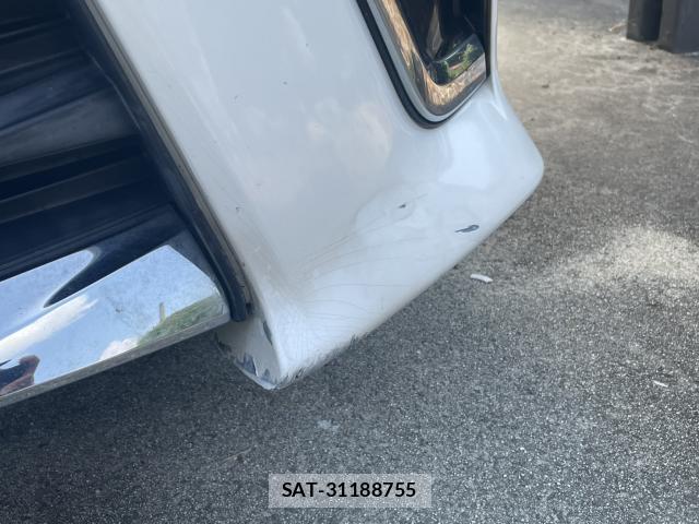 Toyota VOXY 2017-08 8222056-8