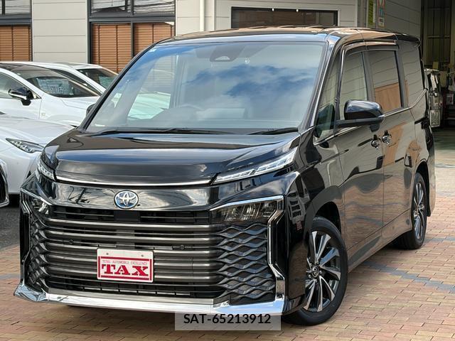 Toyota VOXY 2023-06 8222083-0