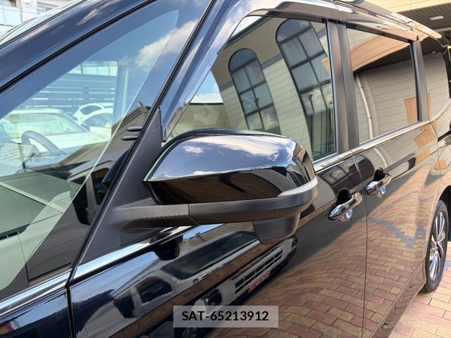 Toyota VOXY 2023-06 8222083-12
