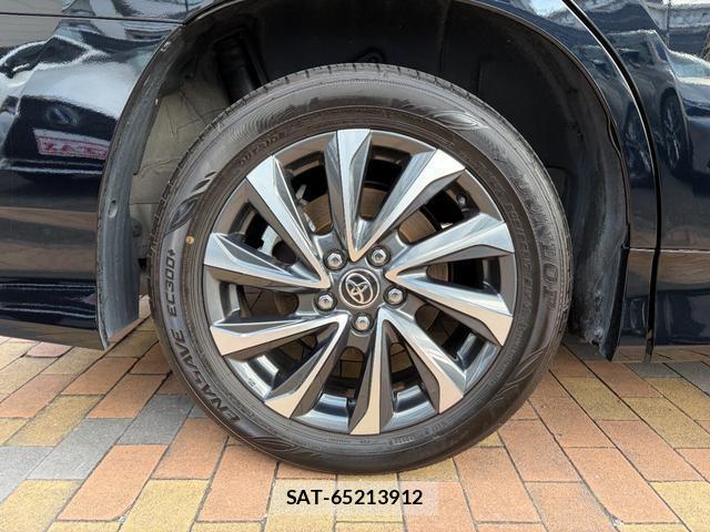 Toyota VOXY 2023-06 8222083-15