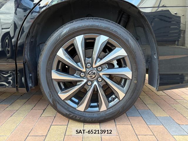 Toyota VOXY 2023-06 8222083-16