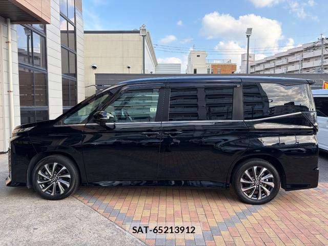 Toyota VOXY 2023-06 8222083-9