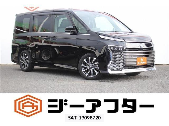 Toyota VOXY 2023-07 8222088-0