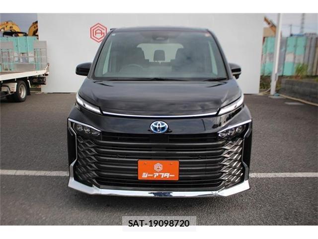 Toyota VOXY 2023-07 8222088-10