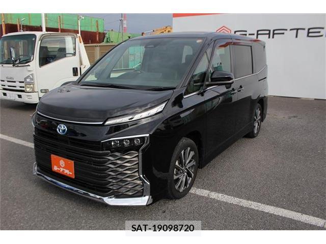 Toyota VOXY 2023-07 8222088-11