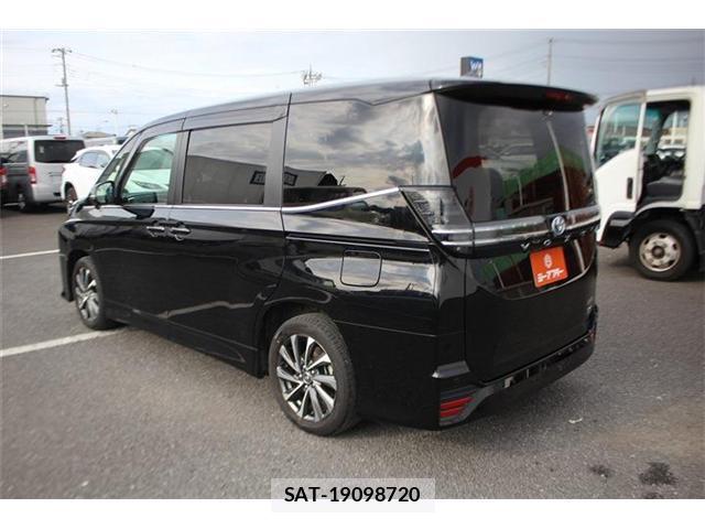 Toyota VOXY 2023-07 8222088-13