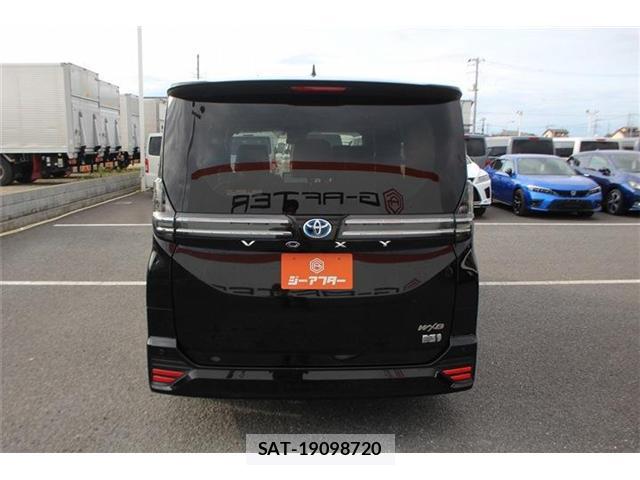 Toyota VOXY 2023-07 8222088-14