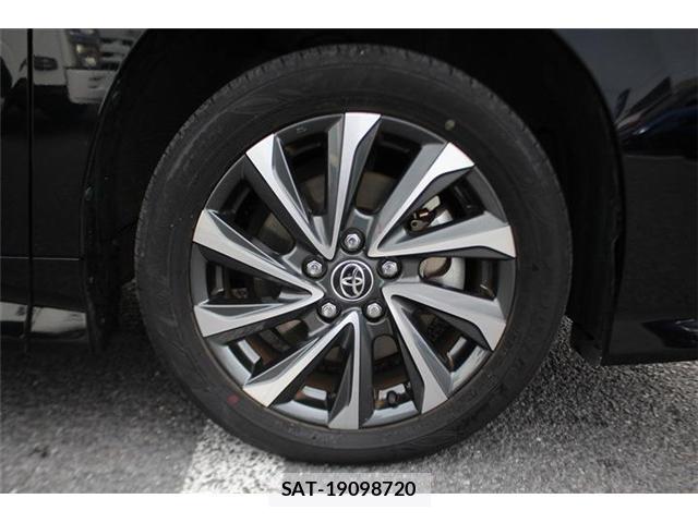 Toyota VOXY 2023-07 8222088-17