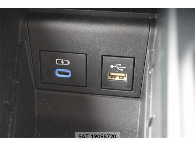 Toyota VOXY 2023-07 8222088-4
