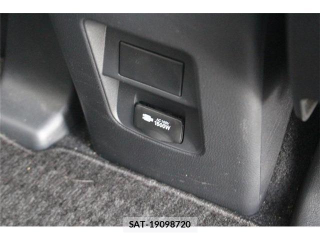 Toyota VOXY 2023-07 8222088-6