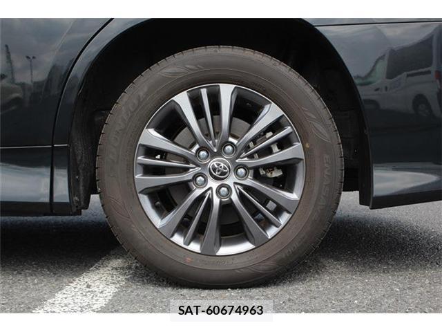Toyota VOXY 2022-10 8222108-16