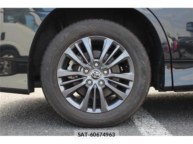 Toyota VOXY 2022-10 8222108-17