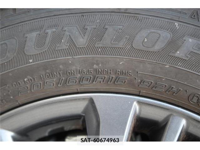 Toyota VOXY 2022-10 8222108-18