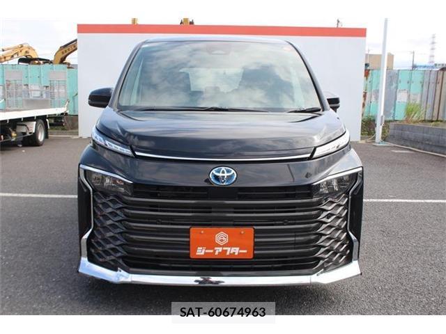 Toyota VOXY 2022-10 8222108-7