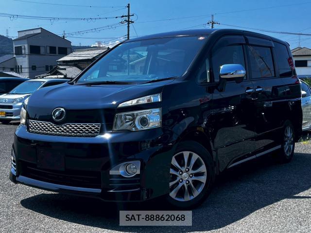 Toyota VOXY 2011-11 8222155-0