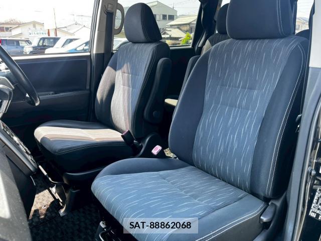 Toyota VOXY 2011-11 8222155-10