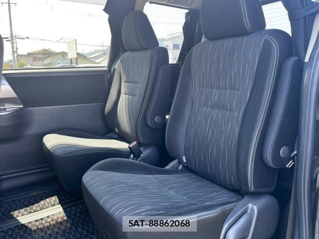 Toyota VOXY 2011-11 8222155-11