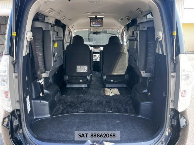 Toyota VOXY 2011-11 8222155-14
