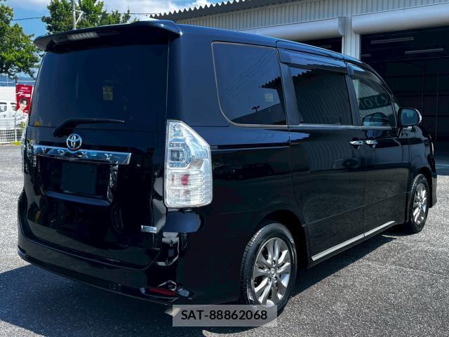 Toyota VOXY 2011-11 8222155-4