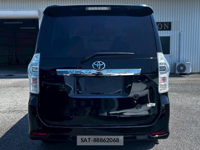 Toyota VOXY 2011-11 8222155-5