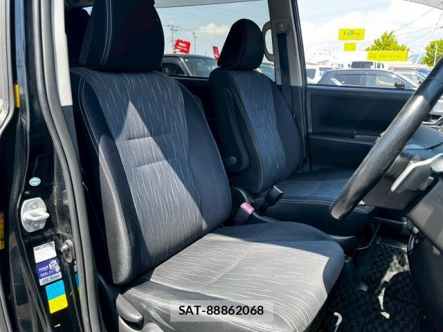 Toyota VOXY 2011-11 8222155-9