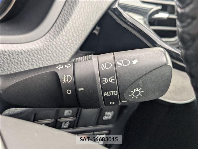 Toyota VOXY 2019-06 8222206-12