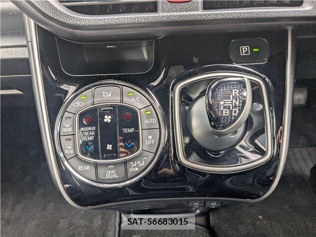 Toyota VOXY 2019-06 8222206-14
