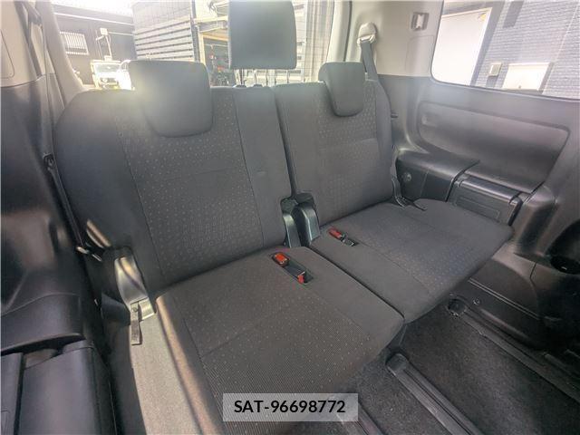 Toyota VOXY 2015-12 8222207-10