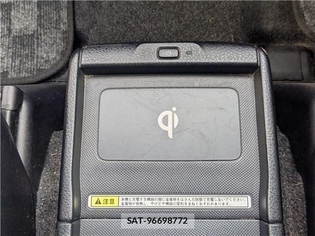 Toyota VOXY 2015-12 8222207-19