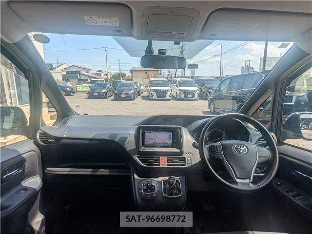 Toyota VOXY 2015-12 8222207-2