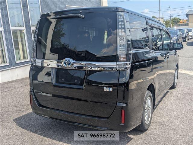 Toyota VOXY 2015-12 8222207-6