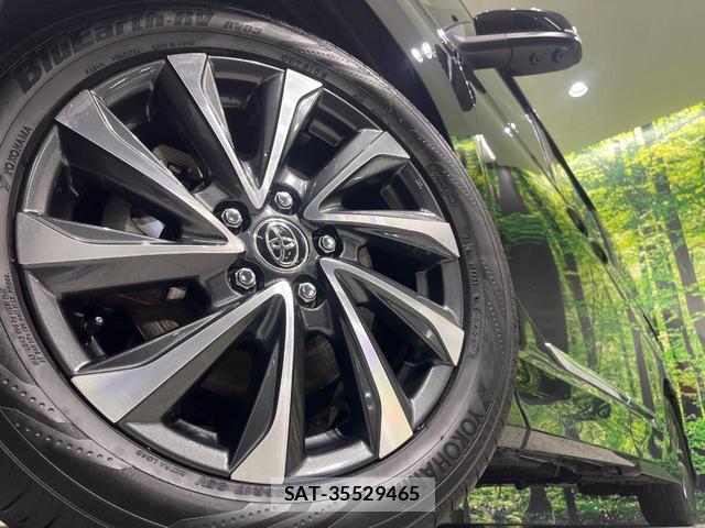 Toyota VOXY 2023-02 8222340-14
