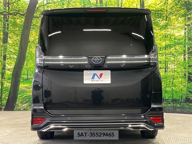 Toyota VOXY 2023-02 8222340-16