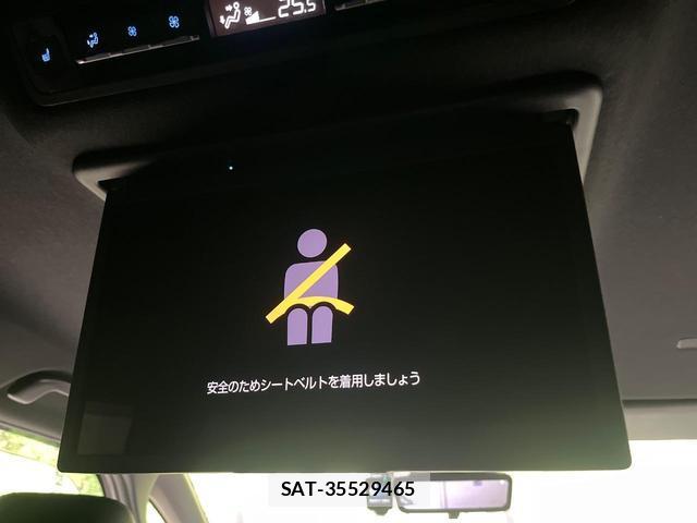 Toyota VOXY 2023-02 8222340-3