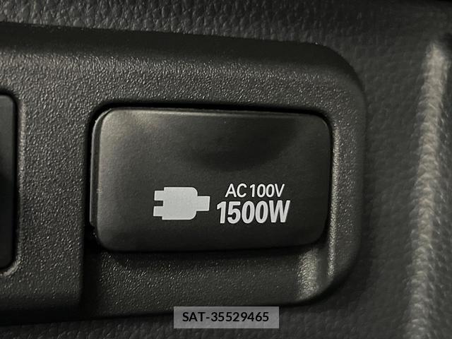 Toyota VOXY 2023-02 8222340-7