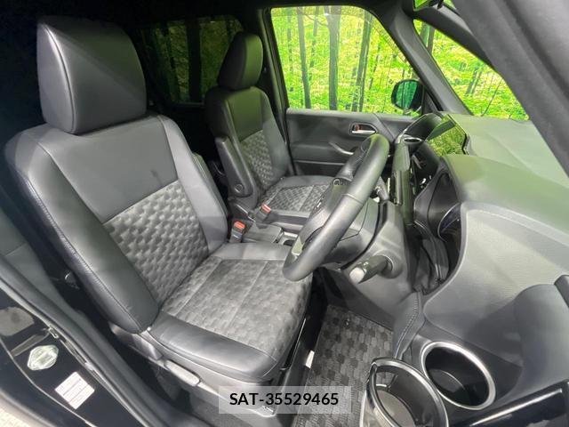 Toyota VOXY 2023-02 8222340-8