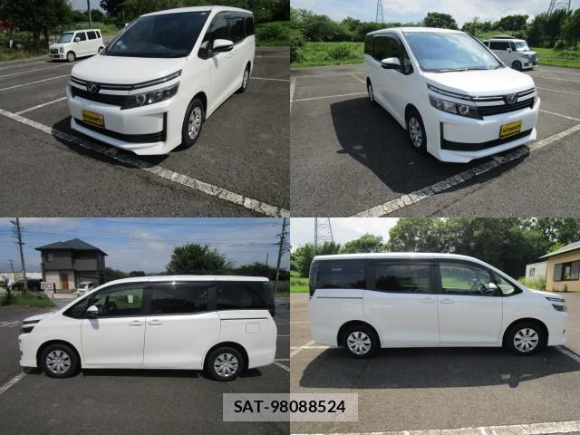 Toyota VOXY 2014-02 8222372-3