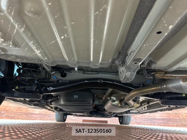 Toyota VOXY 2025-06 8222404-18