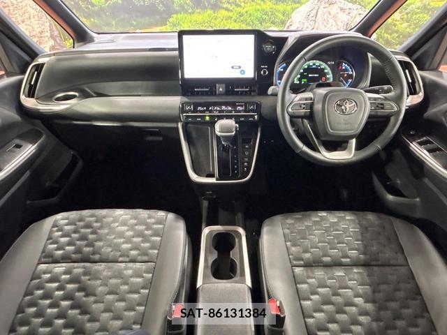 Toyota VOXY 2025-08 8222409-1