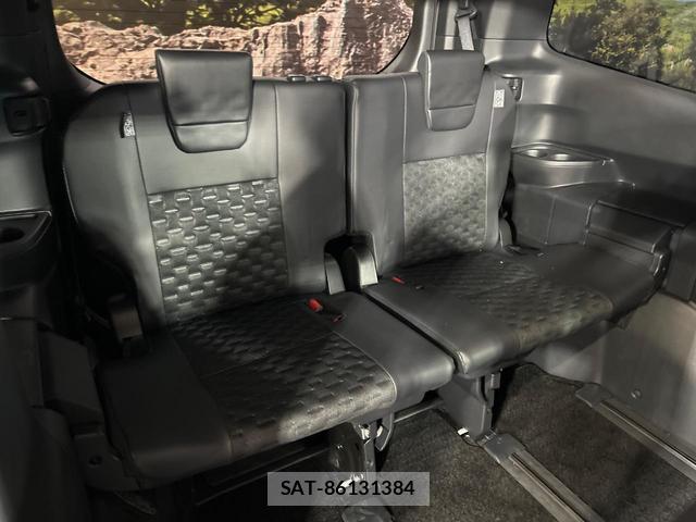 Toyota VOXY 2025-08 8222409-9