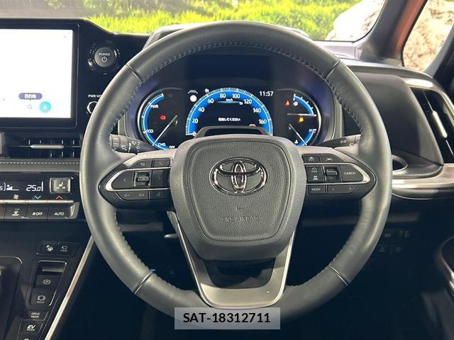 Toyota VOXY 2025-05 8222410-11