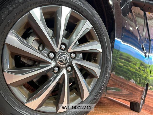 Toyota VOXY 2025-05 8222410-13