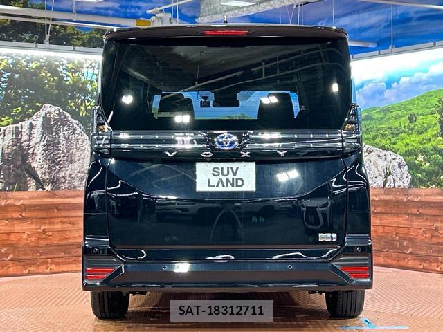 Toyota VOXY 2025-05 8222410-15
