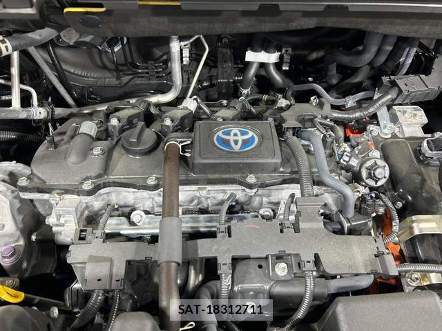Toyota VOXY 2025-05 8222410-18