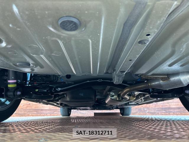 Toyota VOXY 2025-05 8222410-19