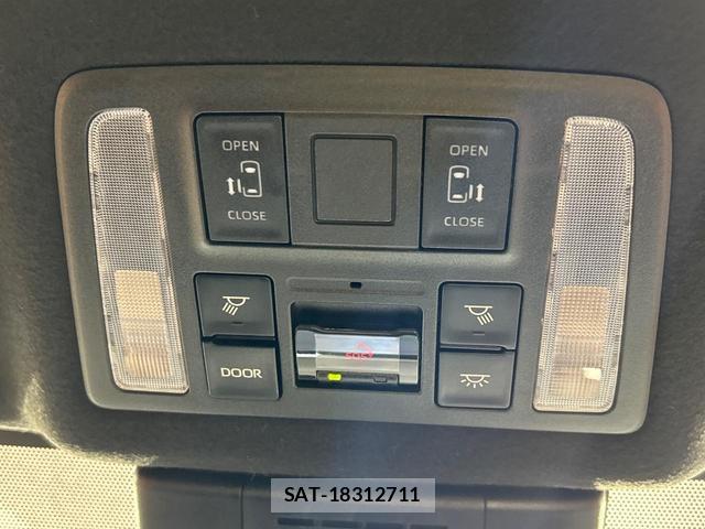 Toyota VOXY 2025-05 8222410-4