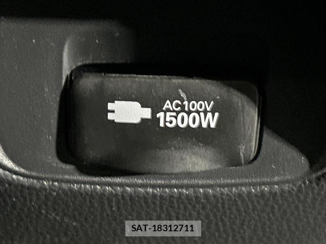 Toyota VOXY 2025-05 8222410-6