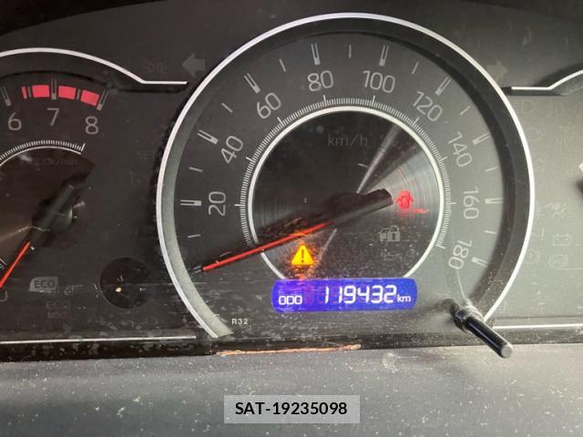 Toyota VOXY 2017-10 8222421-17