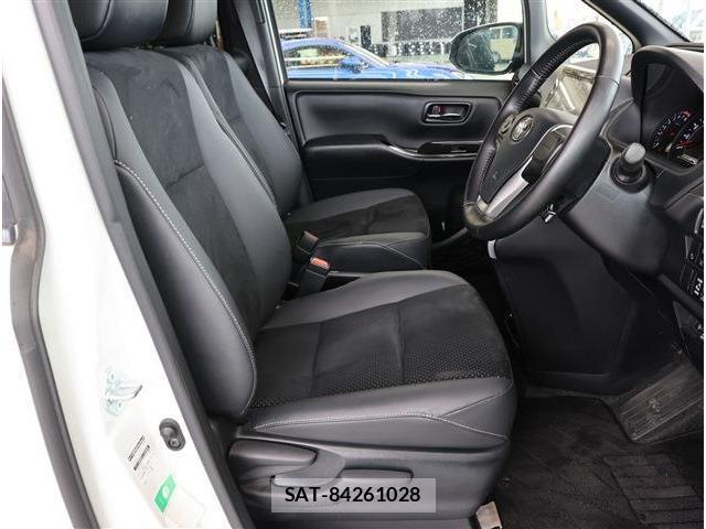 Toyota VOXY 2021-03 8222435-14
