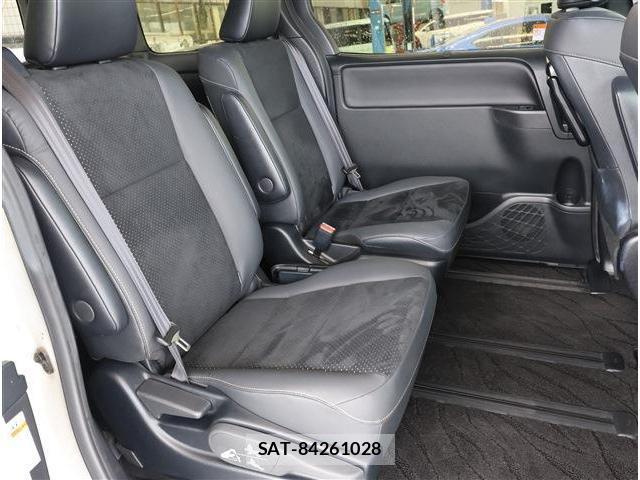 Toyota VOXY 2021-03 8222435-15